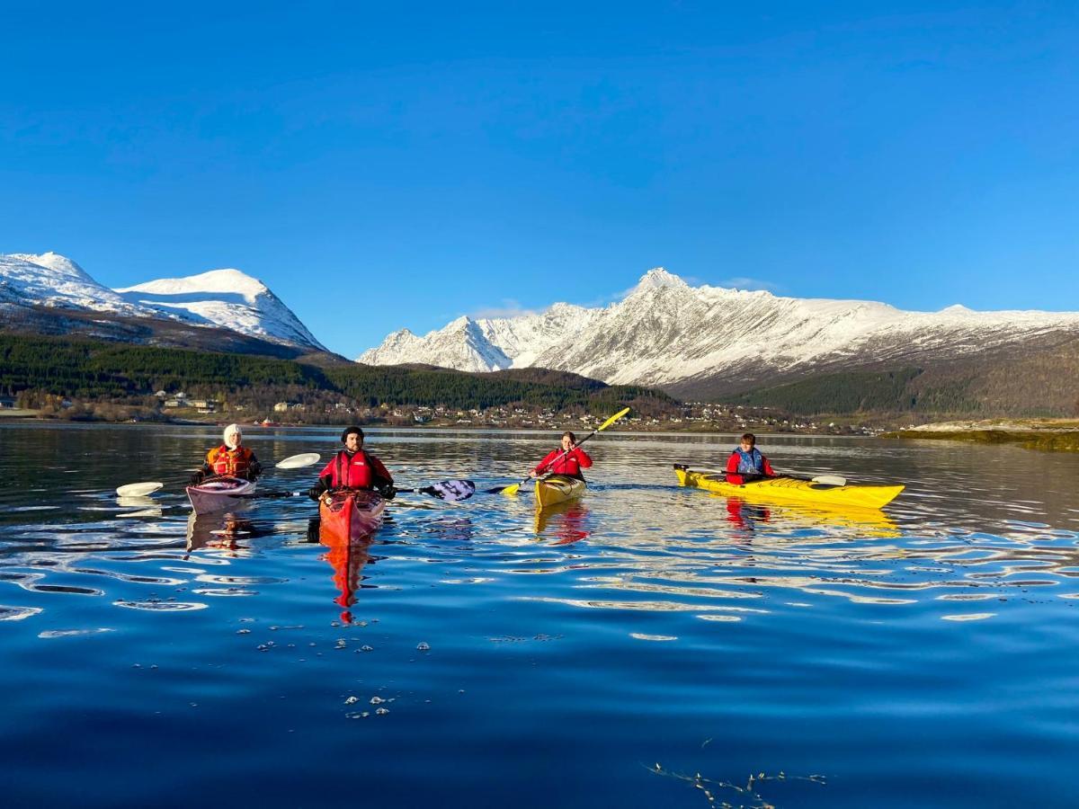 Hotel Solhov, Castle Of The Lyngen Alps Lyngseidet Exterior foto