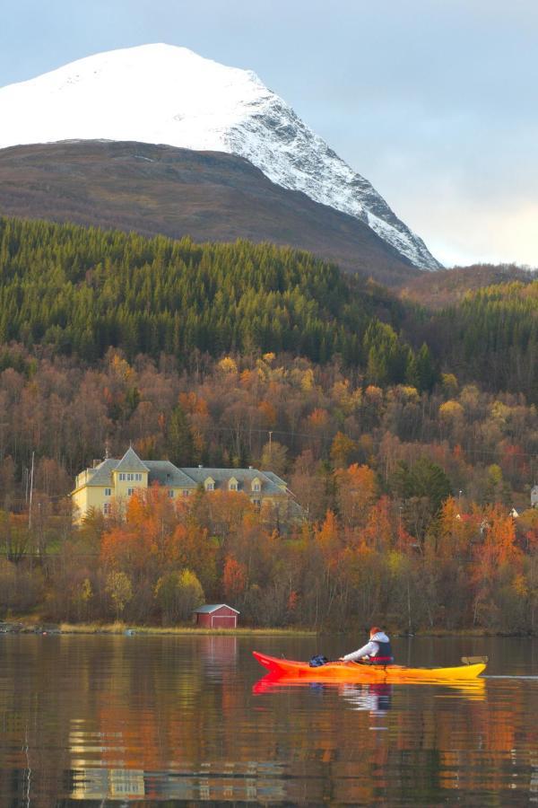 Hotel Solhov, Castle Of The Lyngen Alps Lyngseidet Exterior foto